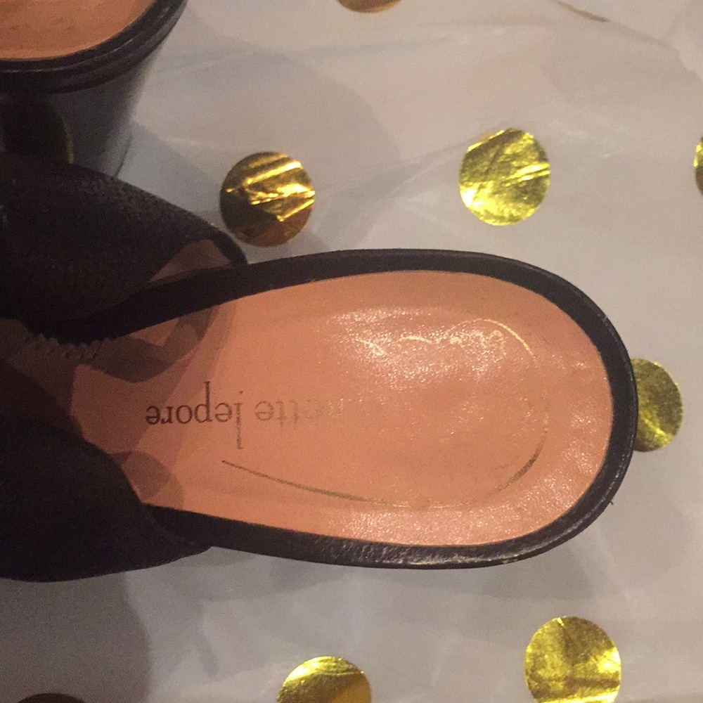 Shoes - Picture 6 of 8